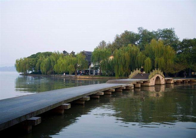 中国十大城中湖排名，国内最美的十大城中湖