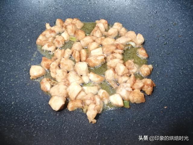 爆炒鸡丁的做法家常菜（爆炒鸡丁怎么炒最好吃）(11)