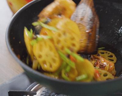 干锅虾怎么做好吃又简单（干锅虾最好吃的做法）(11)