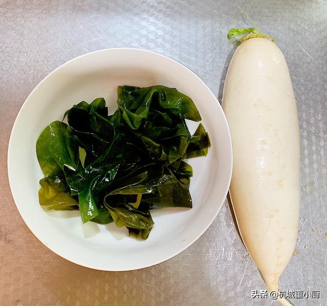 萝卜海带排骨汤的做法（排骨萝卜海带汤怎么炖最好喝）(5)