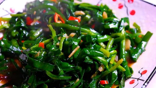 炒韭菜怎么做好吃（炒韭菜翠绿不老的窍门）(6)