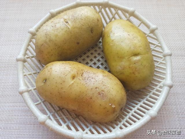 土豆炸薯条简单做法（炸薯条的家常做法）(2)