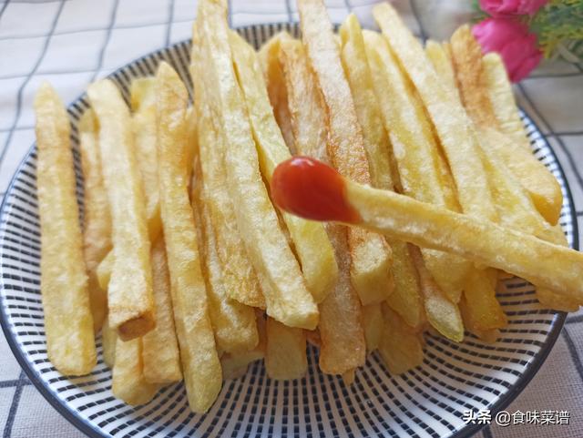 土豆炸薯条简单做法（炸薯条的家常做法）(9)