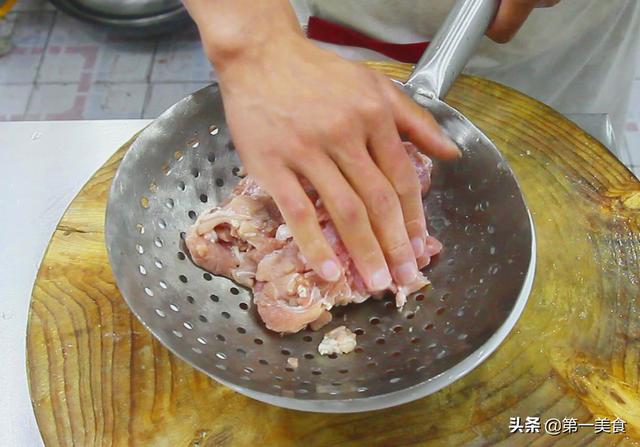 锅巴肉片的做法窍门（锅巴肉片的经典做法）(2)