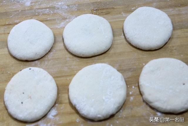 发面糖饼怎么做又软又好吃（发面糖饼好吃简单的做法）(6)