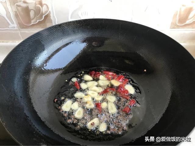 爆炒圆白菜的做法（家常爆炒圆白菜步骤）(9)