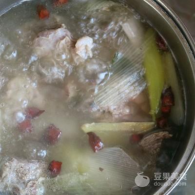 牛肉炖汤最简单的做法（万能基础牛肉汤的做法）(6)