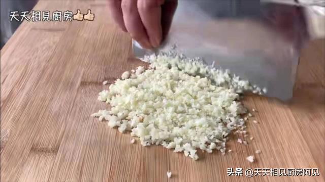 广式蒜香排骨的做法（蒜蓉蒸排骨的做法窍门）(12)