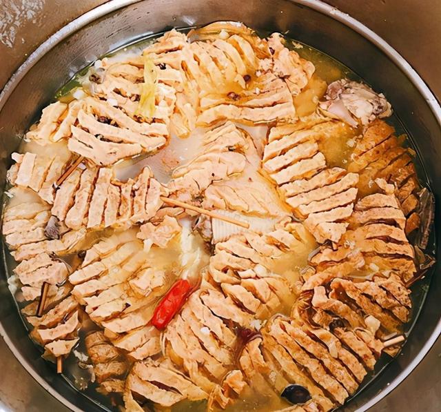 鸡汁豆腐串的做法（街边小吃鸡汁豆腐串的做法与配料）鸡汁豆腐串）(3)