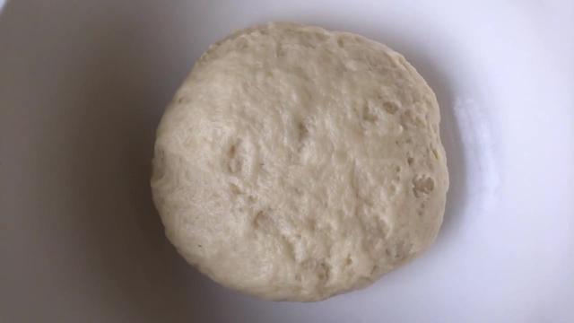 香酥饼怎么做皮脆又酥（酥油饼最正宗的做法和配方）(3)