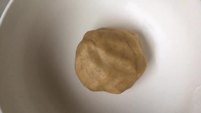 香酥饼怎么做皮脆又酥（酥油饼最正宗的做法和配方）(4)