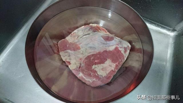 怎样做肉丸子好吃又松软（放料太多难怪不好吃）(3)