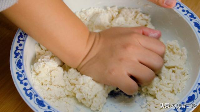 葱花饼怎么做又松又软（软葱花饼的做法和小窍门）(3)