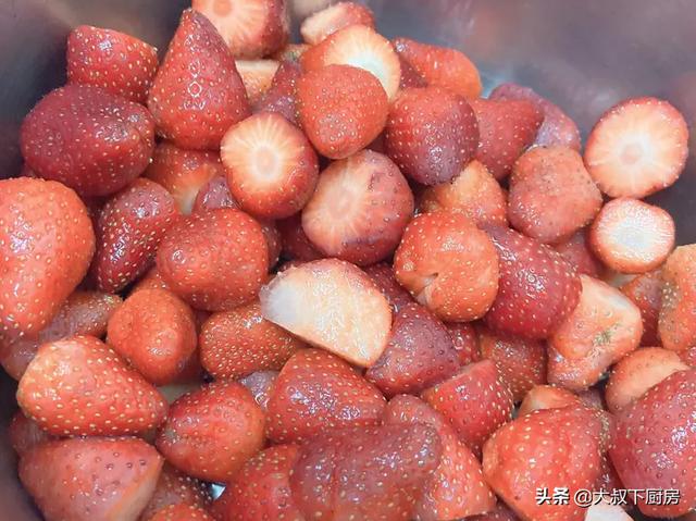 草莓酸怎么变甜（草莓果酱怎么做最简单方法）(2)