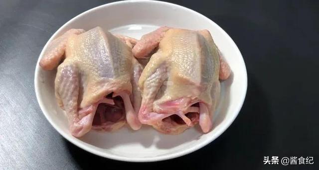 家常炖鸽子汤的做法（鸽子汤怎么煲好喝又营养）(2)