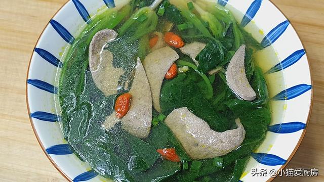 菠菜猪肝汤怎么做好吃不腥（猪肝菠菜汤最简单的做法）(1)