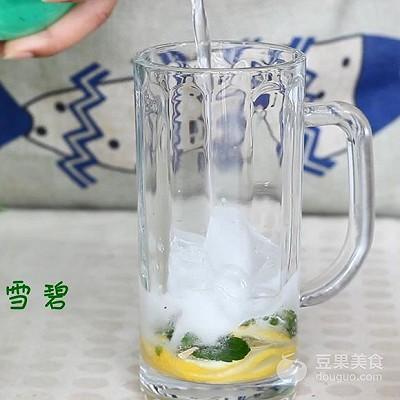 柠檬水怎么做好喝又简单（2分钟学会3种好喝的柠檬水）(16)