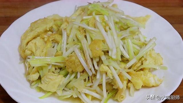 炒韭黄怎么炒能好吃（韭黄和鸡蛋一起炒的正确做法）(1)
