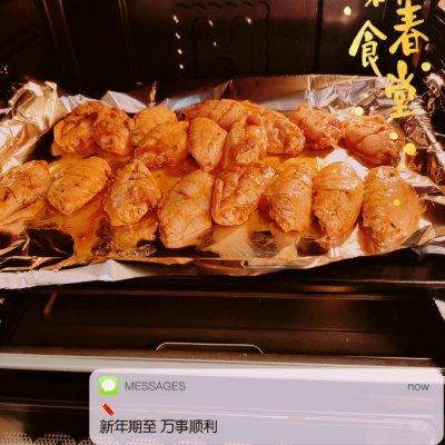 烤箱烤鸡翅中怎么做好吃（烤箱烤出美味的鸡翅）(4)