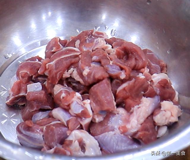 羊排怎么腌制烤出来才好吃（肉串怎么不腌制烤出来很嫩）(2)