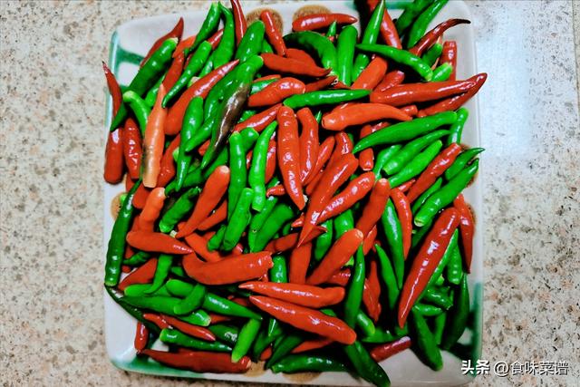 自制辣椒酱的正确方法与详细步骤（山东辣椒酱的家常做法和配方）(2)