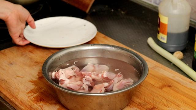 怎么做羊肉汤（羊肉汤怎么炖最好喝需要哪些调料）(3)