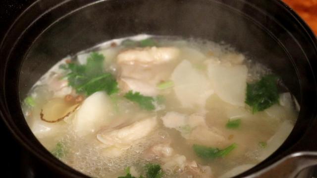 怎么做羊肉汤（羊肉汤怎么炖最好喝需要哪些调料）(2)