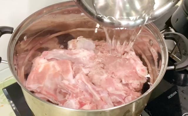 家常羊肉汤的简单做法（煮羊肉时直接炖还是先焯水）(4)