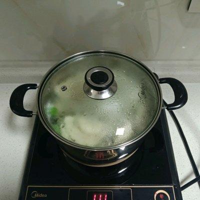 卷心菜肉的饺子如何调馅（猪肉卷心菜调馄饨馅方法）(28)