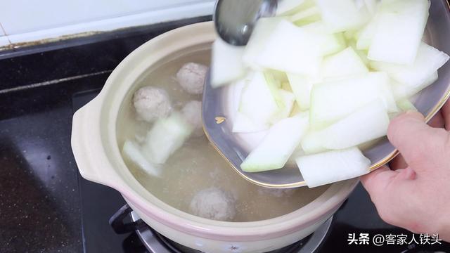 冬瓜汤最简单的做法（冬瓜清淡有营养的汤）(8)