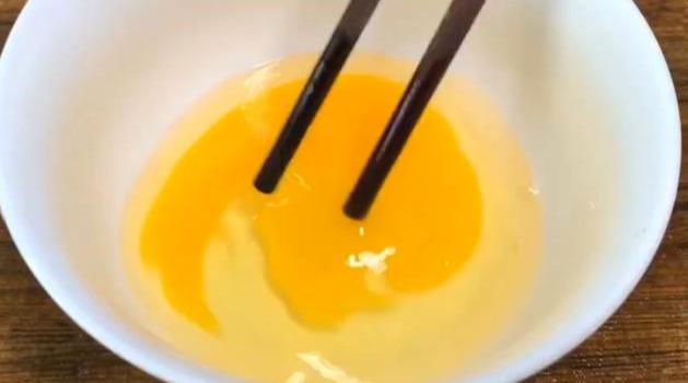 做蛋花汤什么时候放淀粉（蛋花汤是先放淀粉还是先打蛋花）(1)