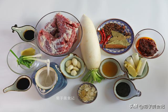 萝卜牛腩煲的做法（广东萝卜炖牛腩最好吃做法）(5)