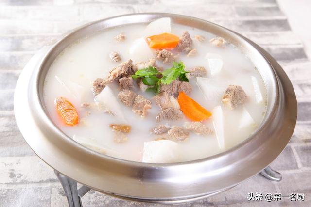 正宗羊肉汤的做法和配料（炖羊肉放什么料最香最好吃）(3)