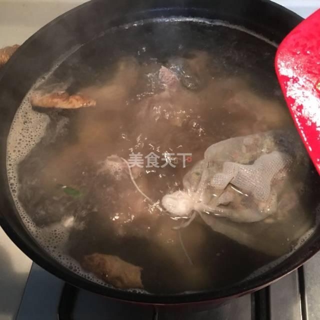 陕西名吃羊肉泡馍怎么做（陕西羊肉泡馍最正宗的做法视频）(6)
