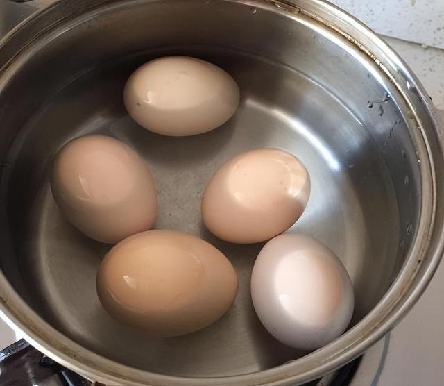鸡蛋一般煮几分钟最好吃（鸡蛋煮多少分钟才最好吃）(4)
