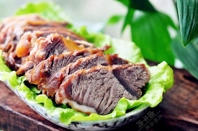 卤牛肉不缩水的做法及配料（软烂入味的高压锅版卤牛肉）(1)