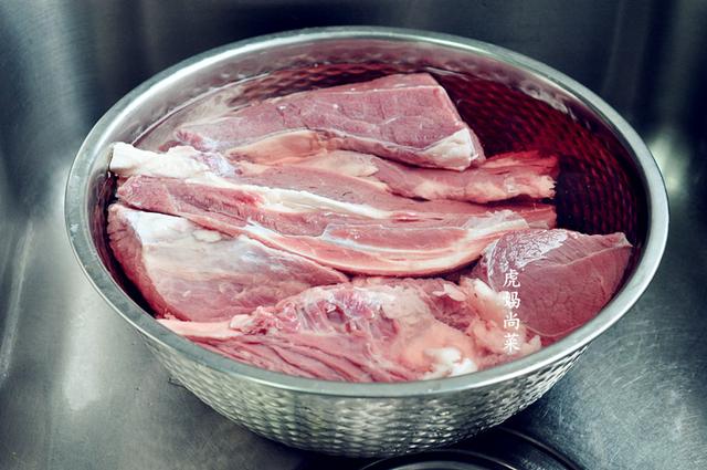 卤牛肉不缩水的做法及配料（软烂入味的高压锅版卤牛肉）(3)