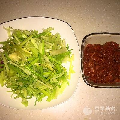 小炒牛肉做法和配方（炒牛肉家常菜做法大全）(2)