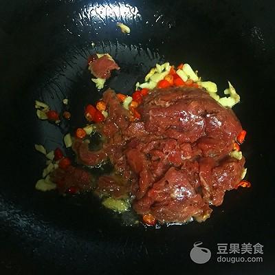 小炒牛肉做法和配方（炒牛肉家常菜做法大全）(4)