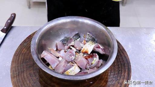 家庭剁椒鱼的做法大全（剁椒鱼头好吃不得了）(4)