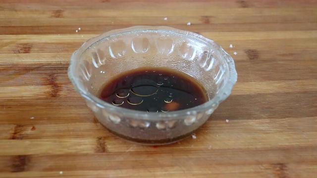 炒土豆丝的最简单做法（土豆丝用热水烫一下再炒）(3)