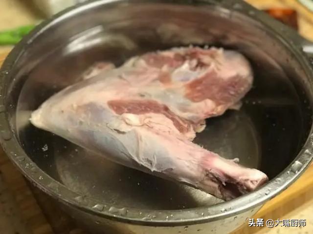 炖羊汤放什么调料好吃（一般的炖羊汤都应该放什么调味）(4)