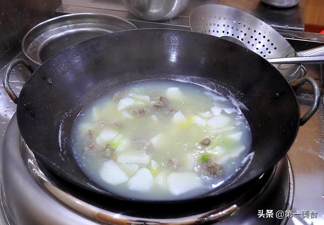羊肉汤的做法及配料（自己在家如何做羊肉汤好喝）(8)