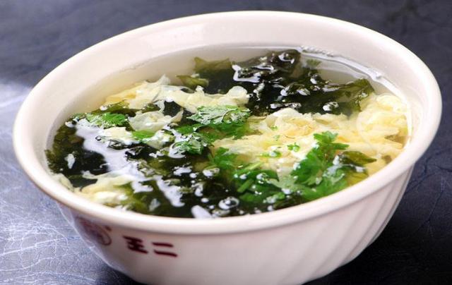 饭店紫菜蛋汤的做法（紫菜蛋汤正确做法超级简单）(1)