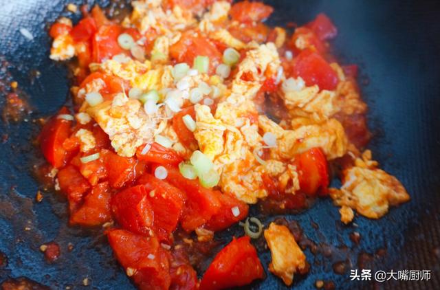 西红柿炒蛋简单的三四步做法（饭店的西红柿炒蛋为什么更好吃）(9)