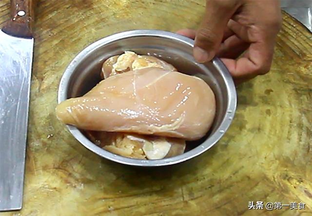 家常手撕鸡怎么做好吃（在家做个手撕鸡咸香下饭太好吃了）(2)