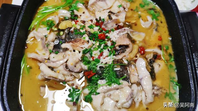 最简单的酸菜鱼的做法（正宗酸菜鱼的做法鱼片洗三遍）(1)