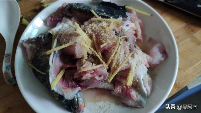 最简单的酸菜鱼的做法（正宗酸菜鱼的做法鱼片洗三遍）(7)