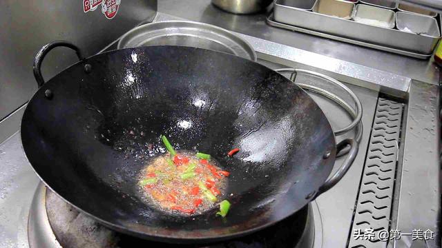 酱烧带鱼的家常做法（用红烧酱料做红烧带鱼段）(6)