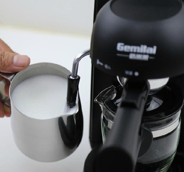 如何做咖啡拉花都需要什么（自己在家如何做咖啡拉花）(2)